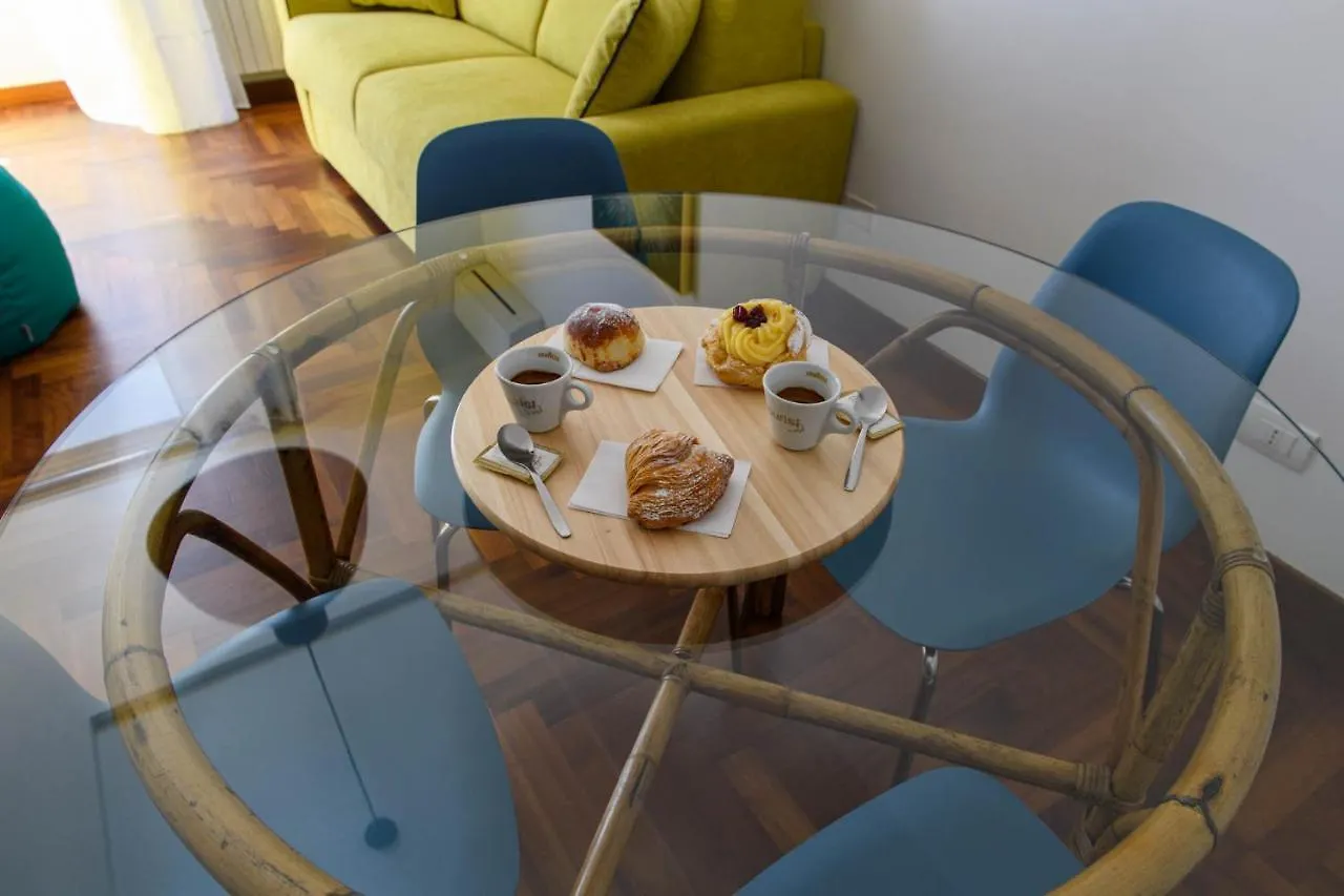 Casa Bianca Apartments Naples