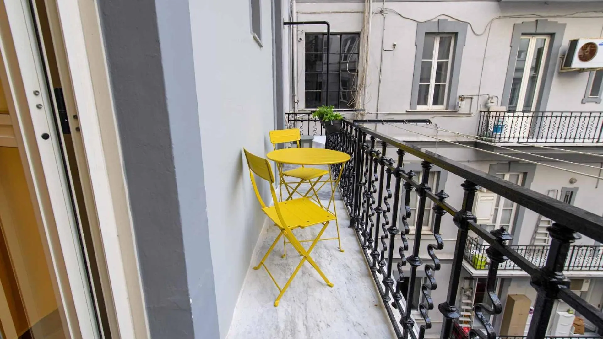 Casa Bianca Apartments Napoli 0*,  Italia