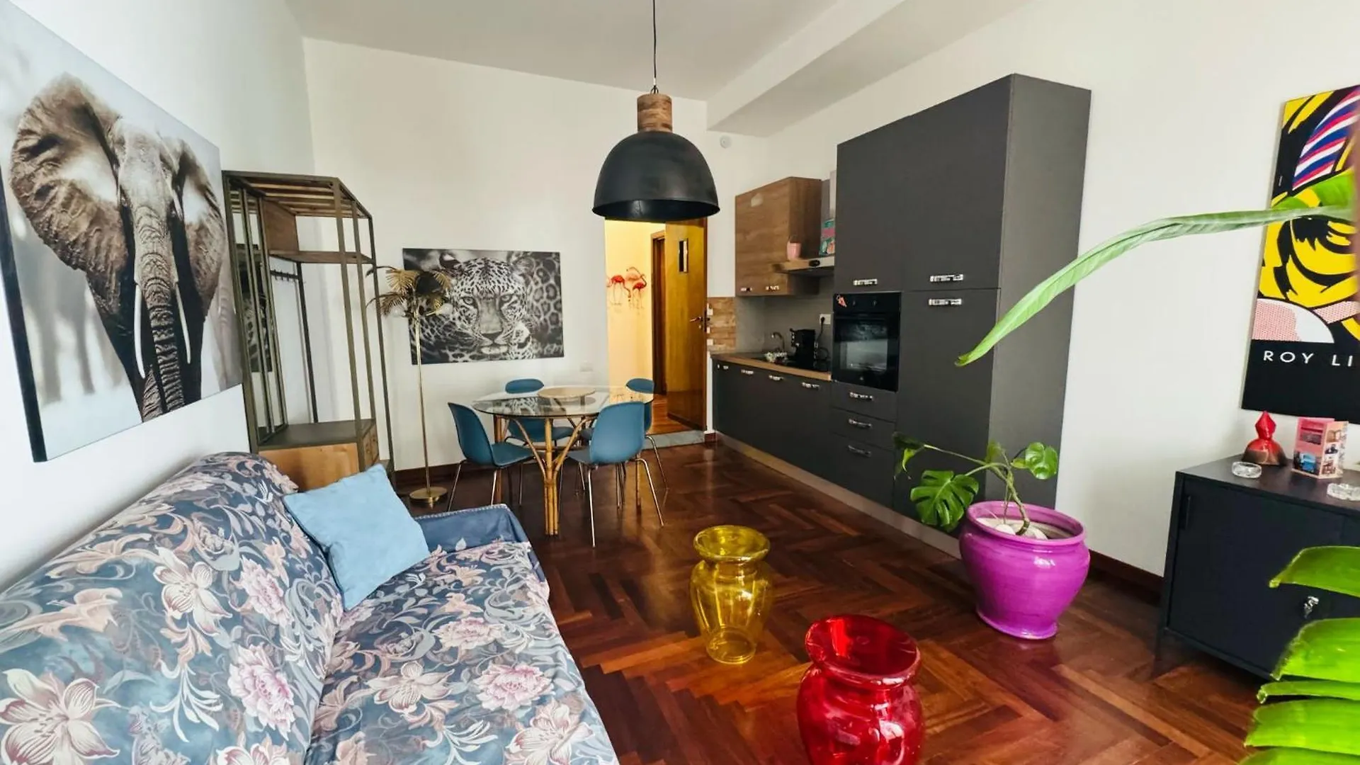 Casa Bianca Apartments Napoli 0*,  Italia